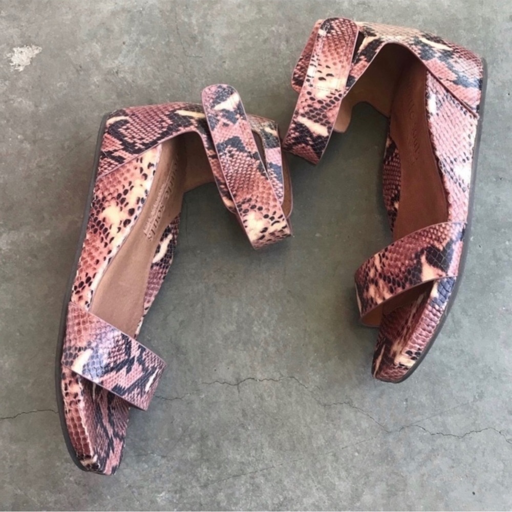 NEW Gentle Souls Leather Reptile Mauve/Black Print Wedge Sandal Size 6.5 NWOB - Picture 10 of 13